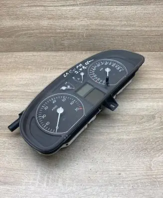 Renault Laguna II Speedometer (instrument cluster) 8200170311