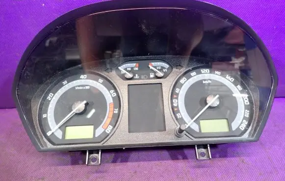 Skoda Fabia Mk1 (6Y) Speedometer (instrument cluster) 6Y0920881B