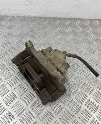 Volkswagen PASSAT B7 Front brake caliper