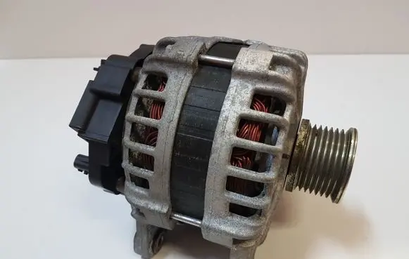 Nissan X-Trail T32 Generator/alternator 231004BE0AE