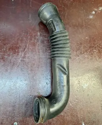 Ford Fiesta Air intake hose/pipe 2S619R504CD EEG37LA