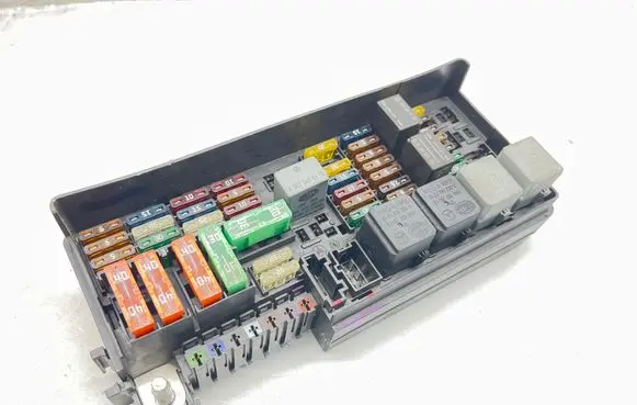 Mercedes-Benz ML W164 Fuse module A1645403372