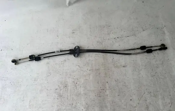 Ford Focus Gear shift cable linkage BV6R-7E395-GD