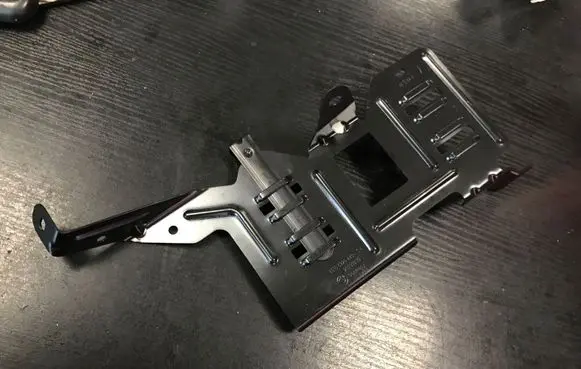BMW 5 E60 E61 Sound amplifier holder/bracket 6925443