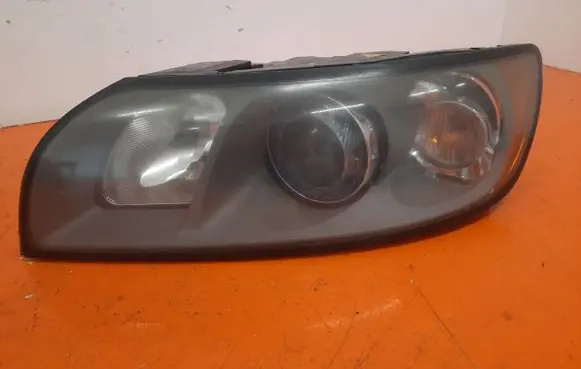 Volvo V50 Headlight/headlamp 30698889