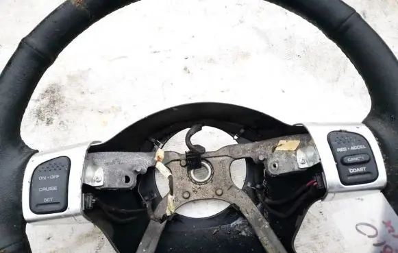 Steering wheel buttons/switches