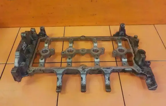 Nissan Qashqai+2 Camshaft holder 080528B100 WALKOW