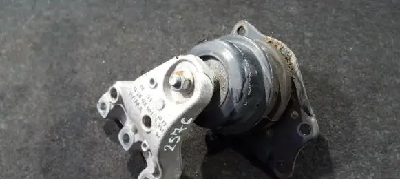 Volkswagen Polo Engine mount bracket 6q0199185n
