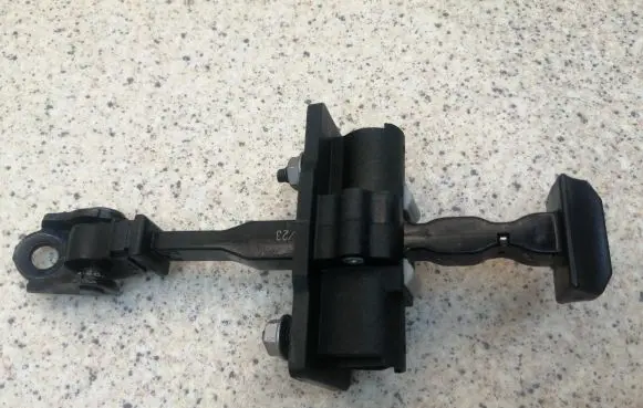 Opel Corsa F Front door check strap stopper
