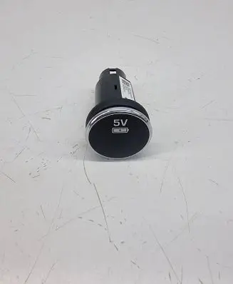 Land Rover Discovery 5 USB socket connector FK7219010DA