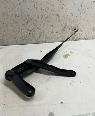 Mercedes-Benz C W204 Front wiper blade arm A2048200344
