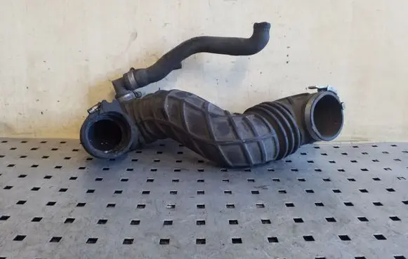 Audi A6 S6 C4 4A Turbo air intake inlet pipe/hose 4A0145747A 046103221A