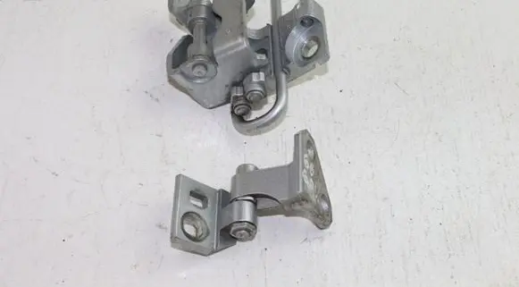 Volkswagen Golf VI Rear door hinge set 1K4833412Q 1K9833402C