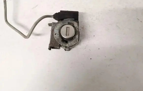Audi A3 S3 8L Front door lock (next to the handle) 