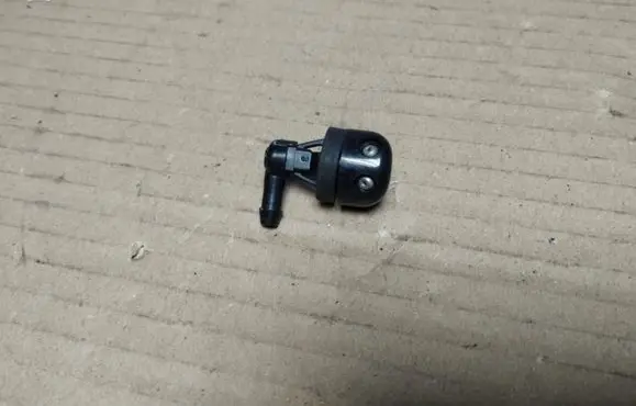 Honda Element Windshield washer spray nozzle 