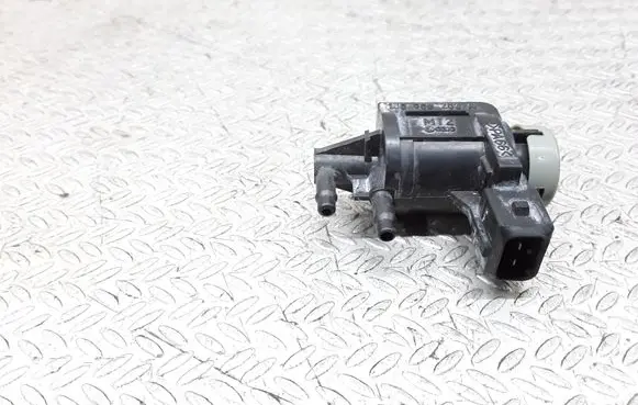 Audi A4 S4 B6 8E 8H Turbo solenoid valve 1J0906283A