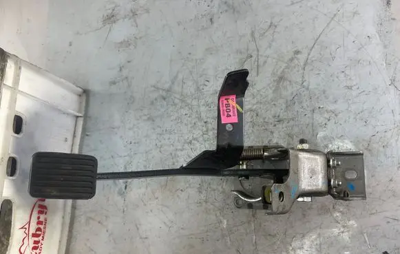 Hyundai i10 Brake pedal 328000x500
