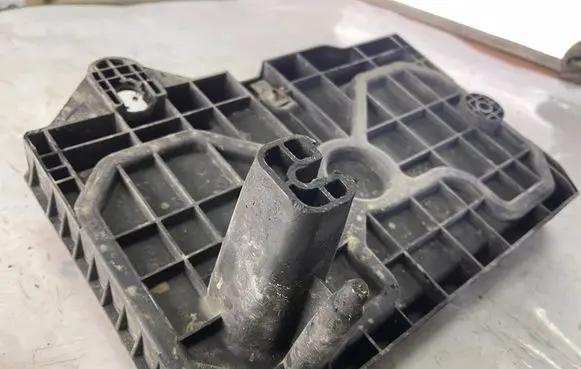Jeep Grand Cherokee (WK) Battery tray 37983a