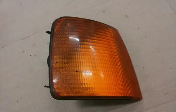 Volkswagen PASSAT B3 Front indicator light 357953050