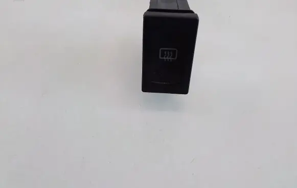 Volkswagen PASSAT B5.5 Windscreen/window heater switch