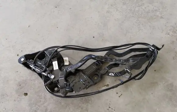 Opel Cascada Convertible roof hinge 13369972