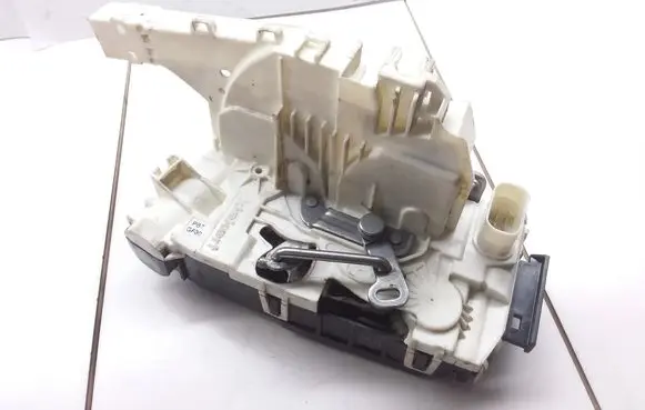 Mercedes-Benz Sprinter W906 Sliding door lock A9067303535