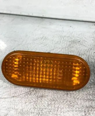 Volkswagen PASSAT B5 Front fender indicator light 3b09451170