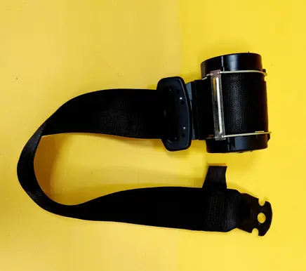 Rear seatbelt