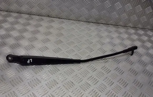 Renault Modus Front wiper blade arm 8200360823A