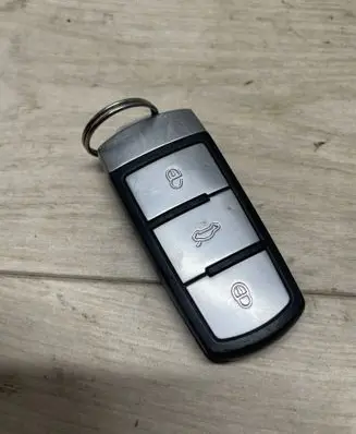 Volkswagen PASSAT B7 Ignition key/card 