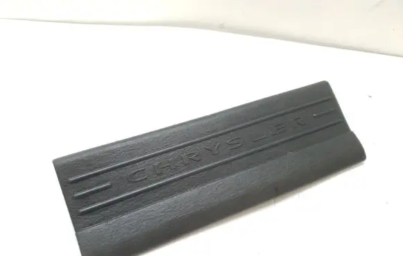 Chrysler Pacifica Front sill trim cover 13963L
