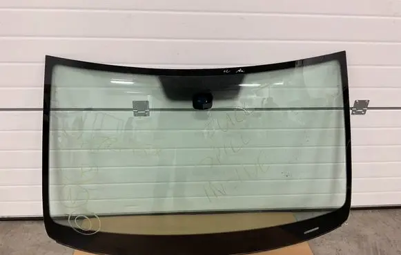 Volkswagen PASSAT CC Front windscreen/windshield window 