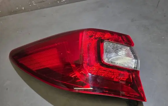 Subaru Outback (BS) Rear/tail lights 22060228