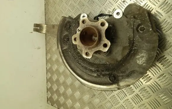 BMW 7 G11 G12 Front wheel hub 6861787