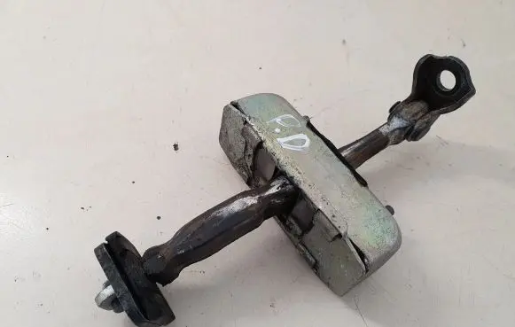 Toyota Avensis T270 Front door check strap stopper