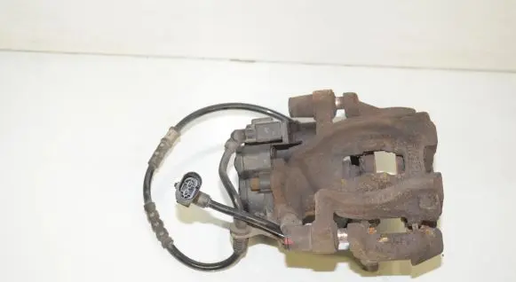 BMW 2 F46 Rear brake caliper 6860397 34216860397 34206883033