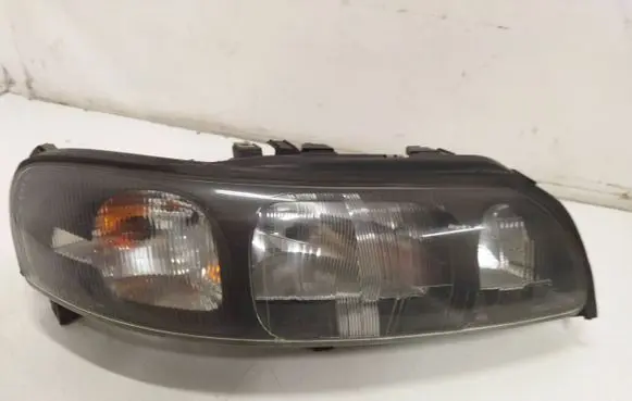 Volvo S60 Headlight/headlamp 8693588