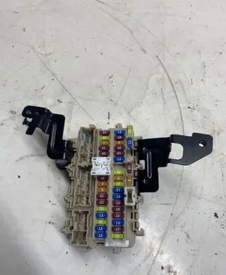 Nissan Qashqai Fuse module 4eb0a C1882 4EB0AC1882