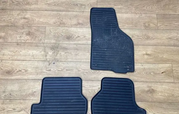 Skoda Octavia Mk2 (1Z) Car floor mat set 1Z1862436