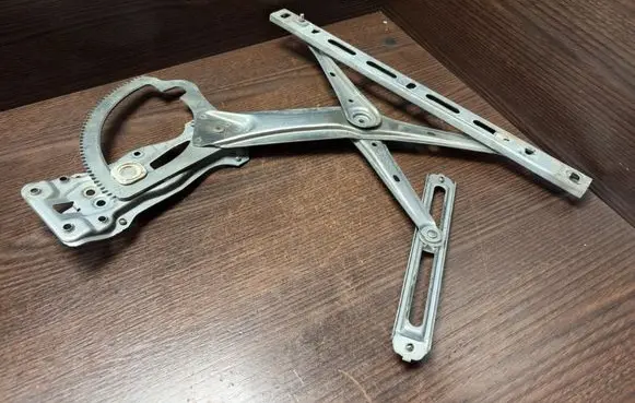 Mercedes-Benz CLK A208 C208 Front door electric window regulator 