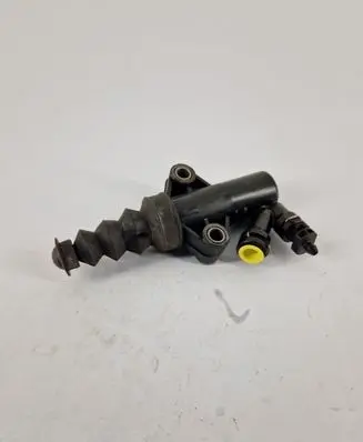 Mazda 3 III Clutch slave cylinder KE6041920B