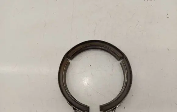 Skoda Octavia Mk3 (5E) Muffler pipe connector clamp 04L131455A