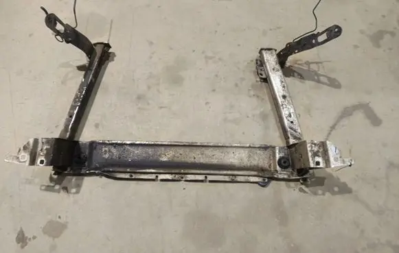 Renault Laguna III Radiator mount bracket 