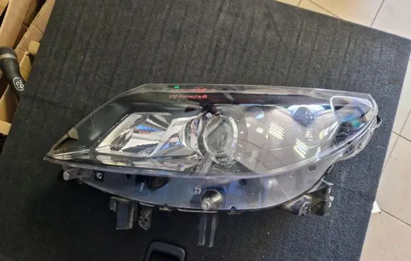Renault Latitude (L70) Headlight/headlamp 260604600R