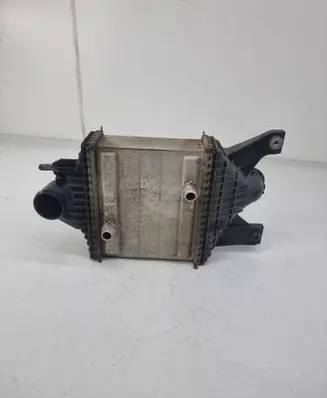 Land Rover Discovery 5 Intercooler radiator FPLA6K775AB
