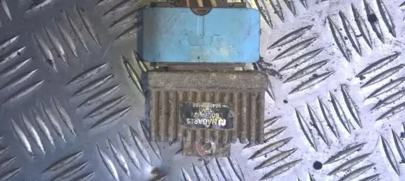 Renault Megane II Glow plug pre-heat relay 9640469680