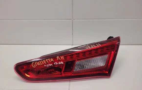 Alfa Romeo Giulietta Tailgate rear/tail lights 50531132