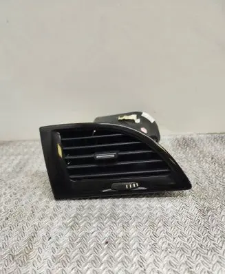 Renault Megane III Dashboard side air vent grill/cover trim 687618845R