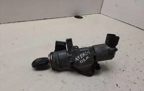 Toyota Avensis T250 Ignition lock N0501517