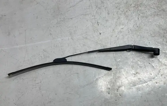 Opel Insignia A Windshield/front glass wiper blade 13471434